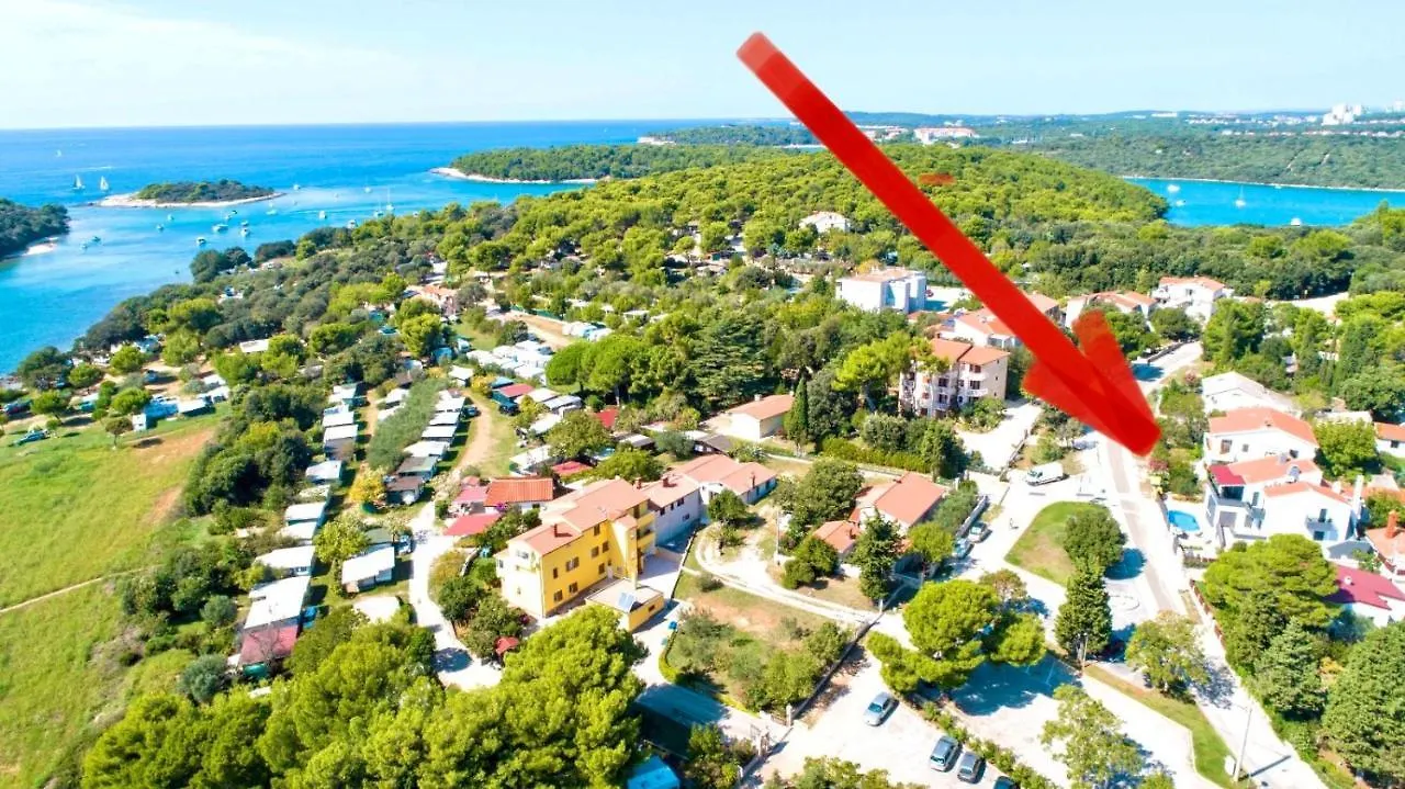 Niko - Big Apartment With Stunning Sea View And Pool Banjole