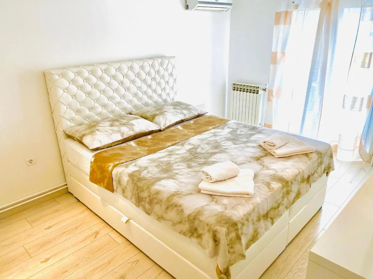 Niko - Big Apartment With Stunning Sea View And Pool Banjole