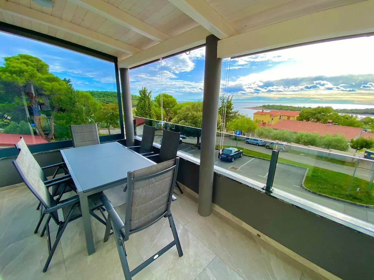Niko - Big Apartment With Stunning Sea View And Pool Banjole