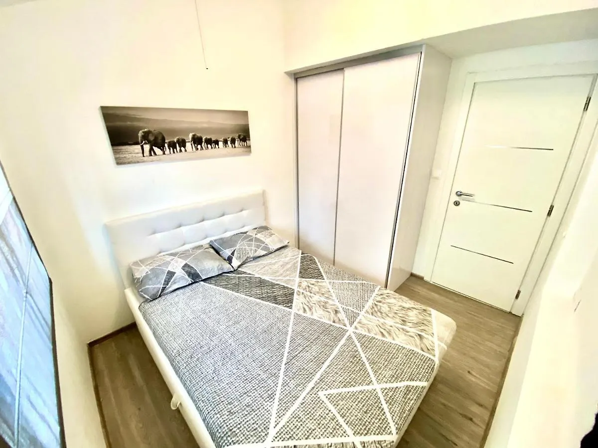 Niko - Big Apartment With Stunning Sea View And Pool Banjole
