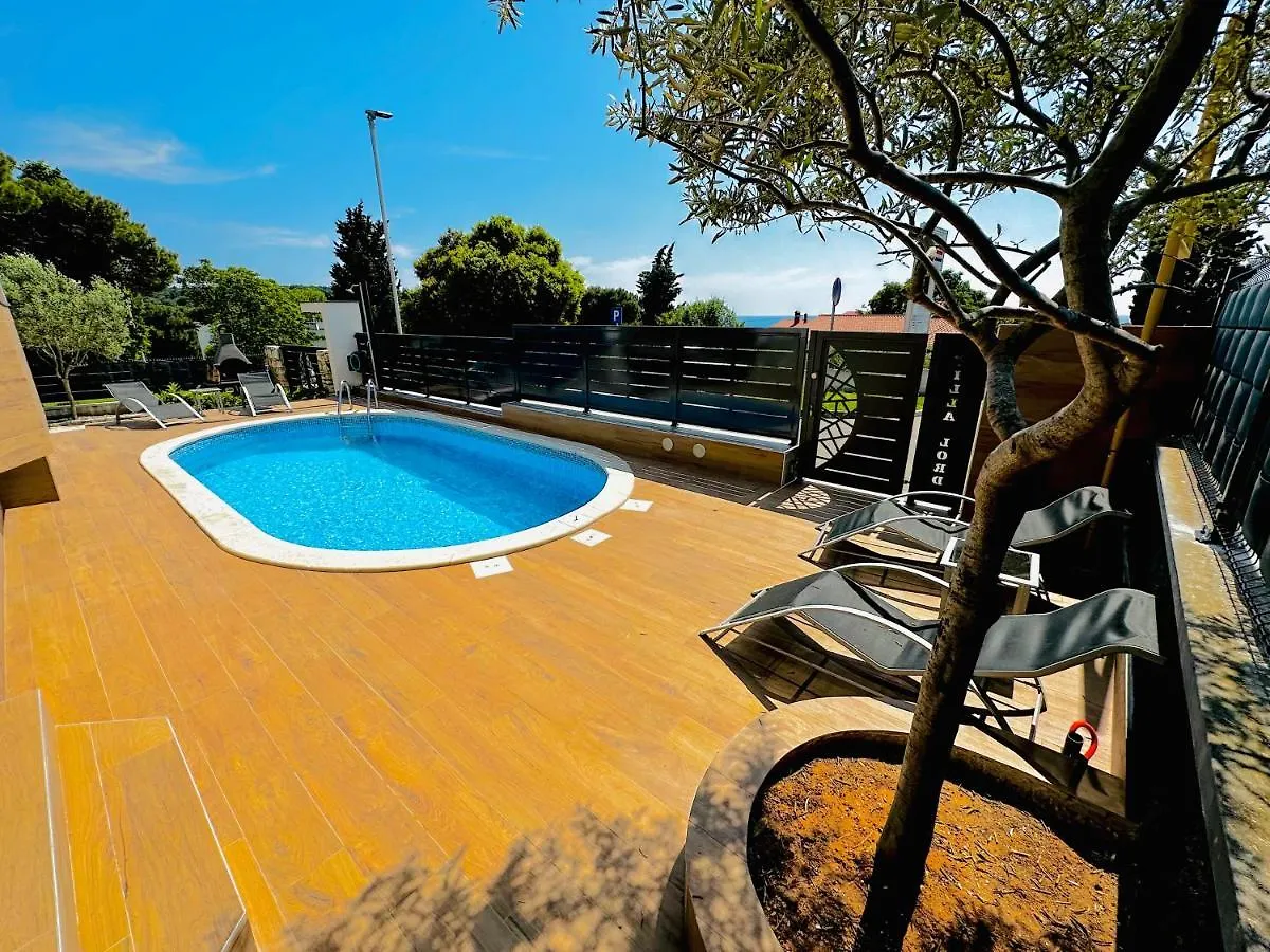 Niko - Big Apartment With Stunning Sea View And Pool Banjole 0*,