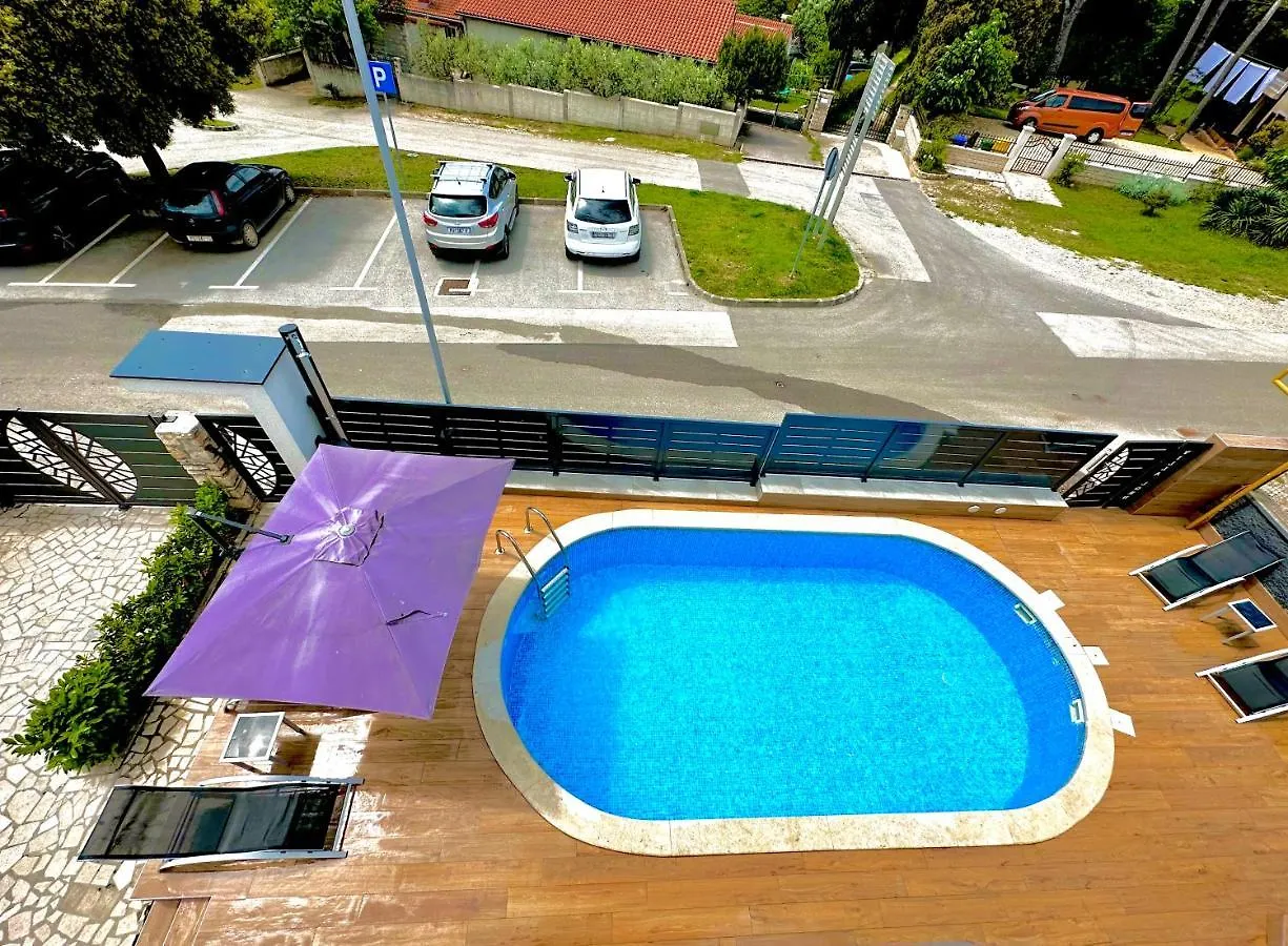 Niko - Big Apartment With Stunning Sea View And Pool Banjole