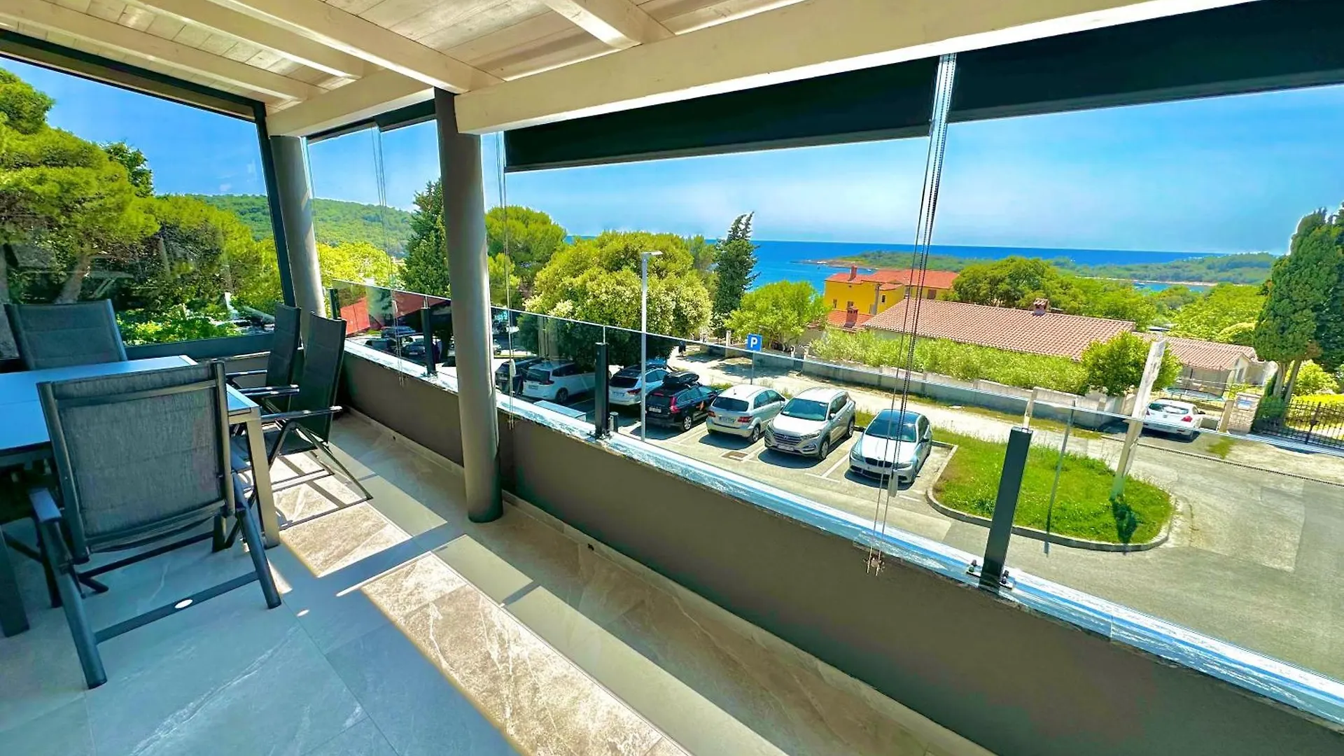 Niko - Big Apartment With Stunning Sea View And Pool Banjole 0*,  Croatia