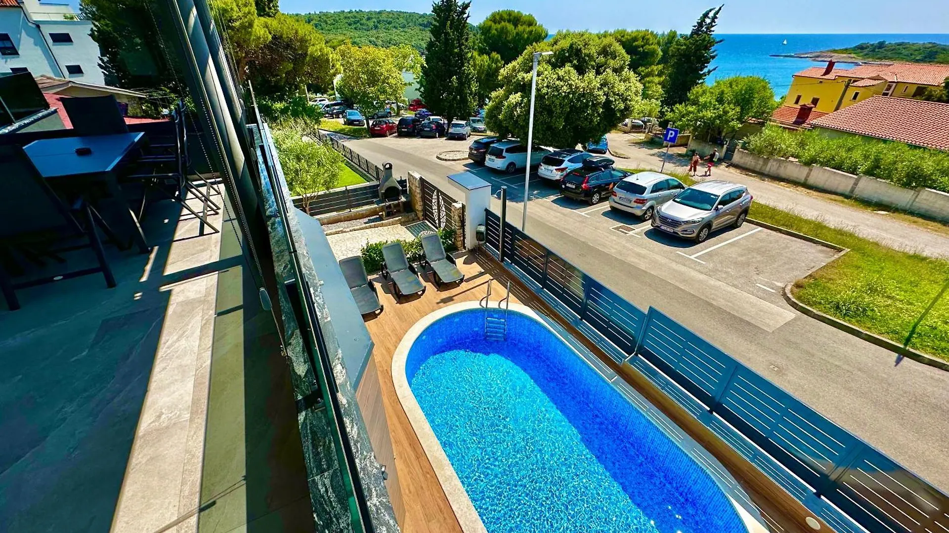 Niko - Big Apartment With Stunning Sea View And Pool contacts